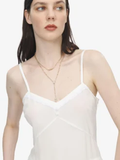 Collana Skull con pavé da Donna in Finitura oro pallido