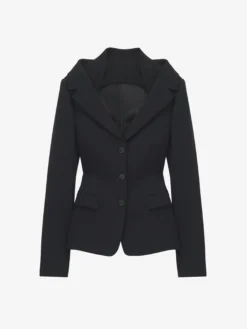 Giacca con harness e spalle scoperte da Donna in Nero