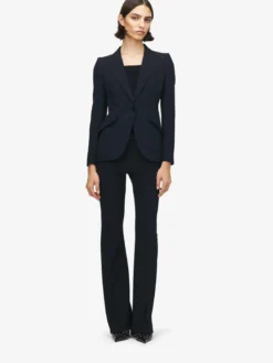 Giacca in Crêpe Sottile con Spalle a Punta da Donna in Nero