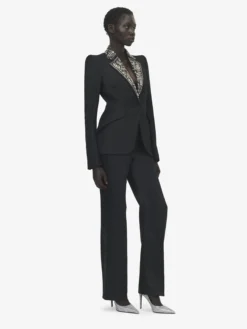 Giacca monopetto con revers ricamati da Donna in Nero