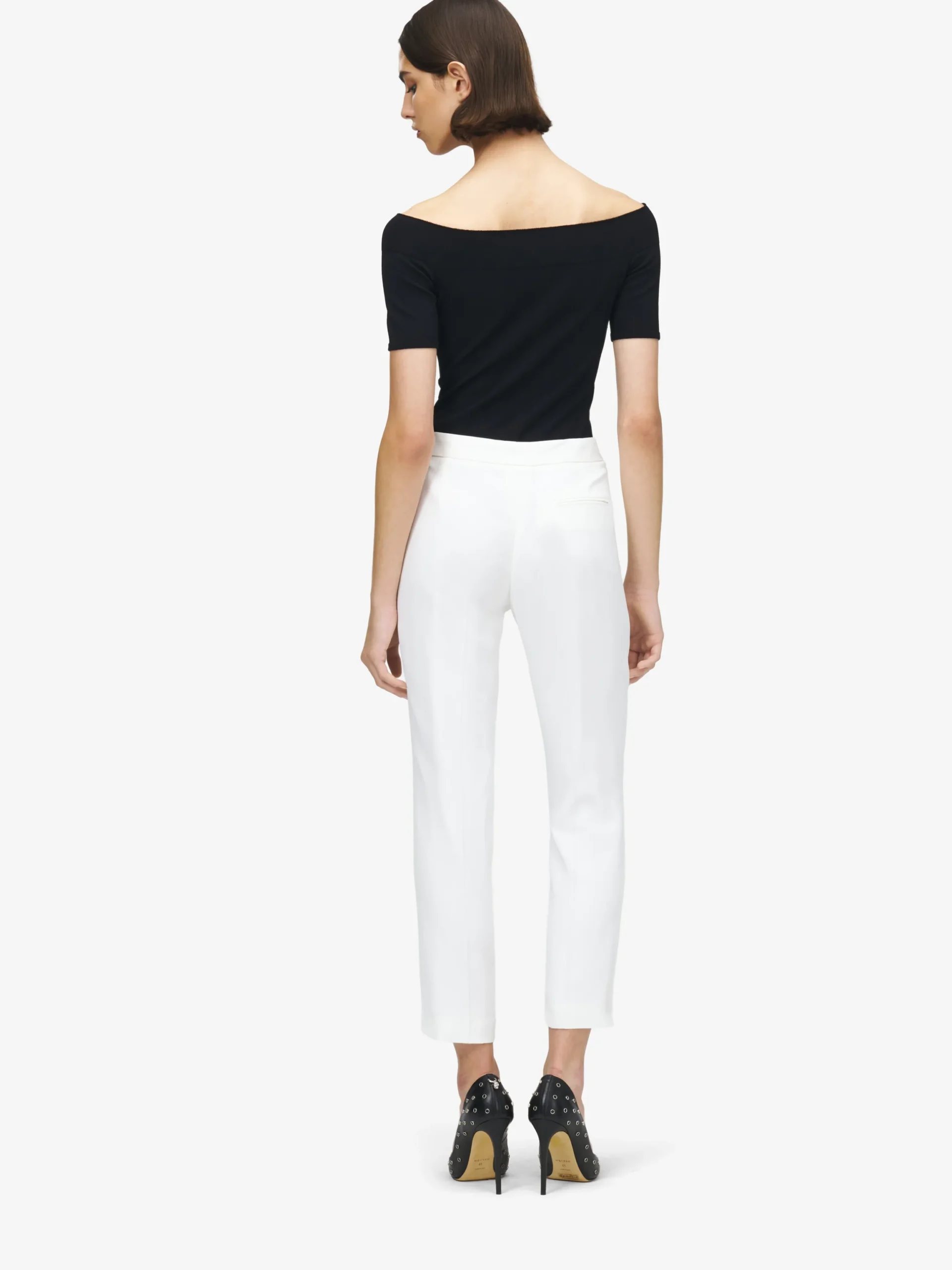 Top in Maglia con Spalle Scoperte da Donna in Nero