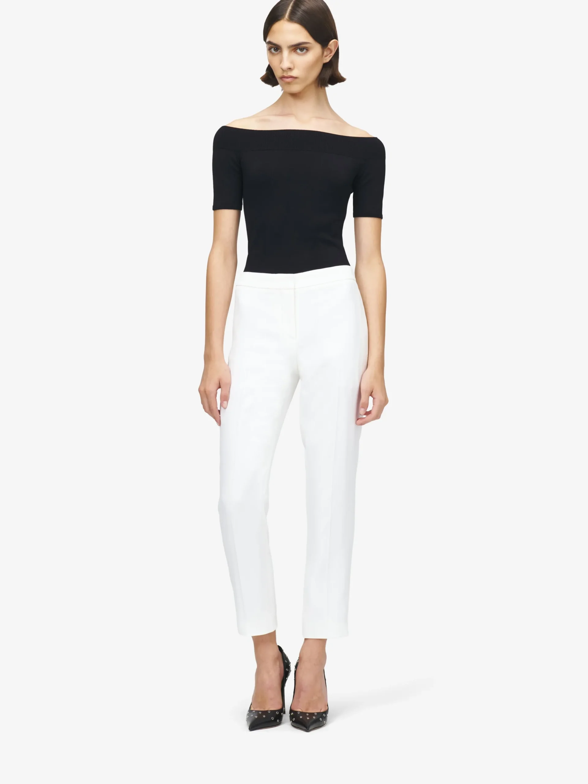 Top in Maglia con Spalle Scoperte da Donna in Nero